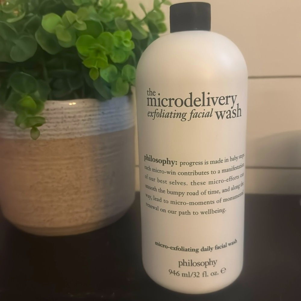 Brand new philosophy micro delivery exfoliating face wash